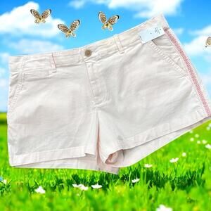 Gap NWT Chino women's pale pink short Embroidered Size 8